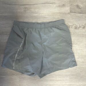 Men’s VRST gray shorts
